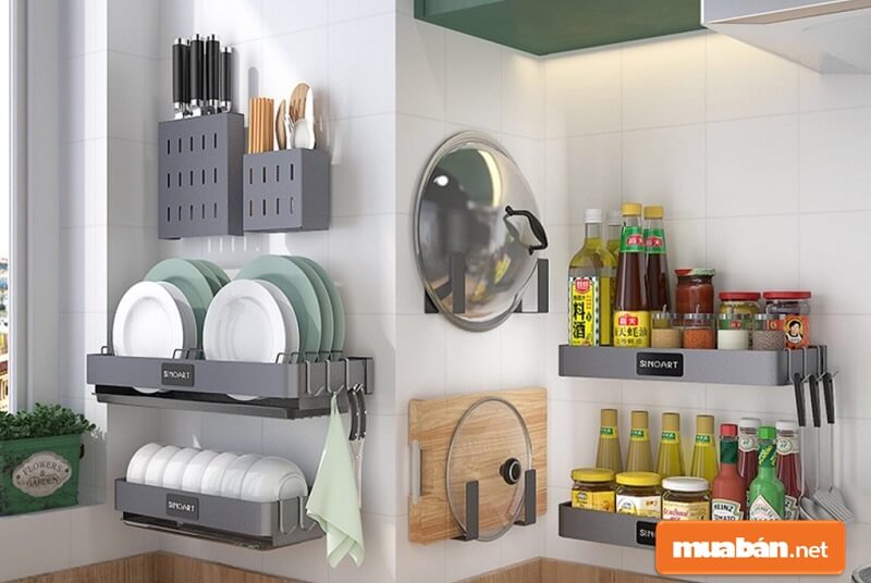 Những chiếc kệ xinh xắn sẽ giúp không gian bếp nhà bạn vừa sạch vừa đẹp.