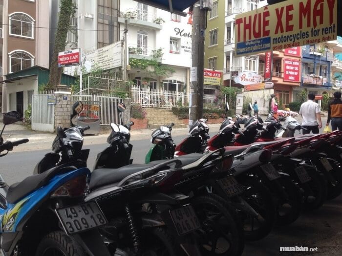 Có rất nhiều nơi kinh doanh dịch vụ cho thuê xe máy tại Hà Nội