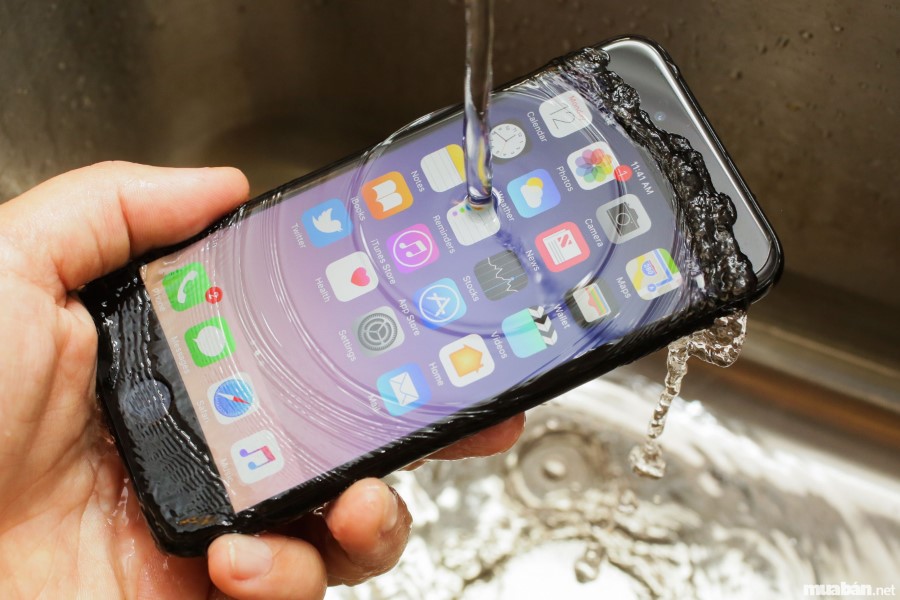 iPhone 7 và 7 Plus có khả năng chống nước và bụi cực tốt