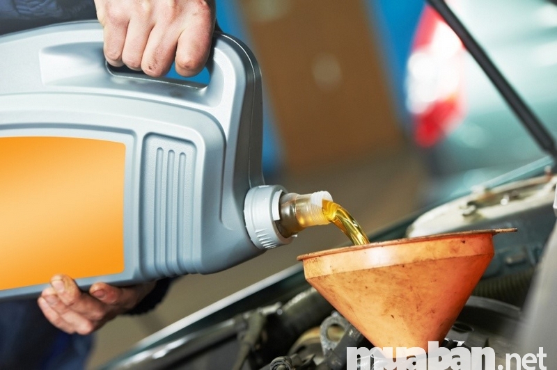 Giá dầu nhớt xe ô tô