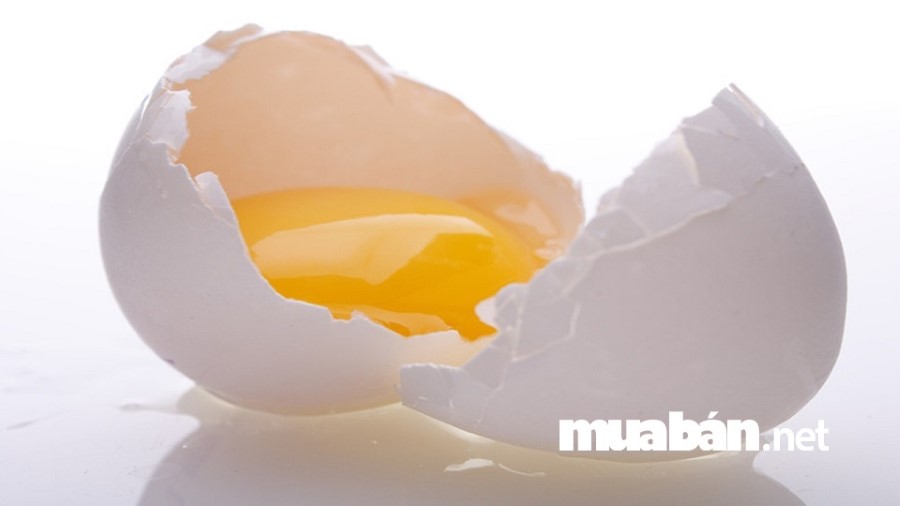 Hỗn hợp phèn và lòng trắng trứng giúp bỏ các vết xước trên điện thoại dễ dàng.