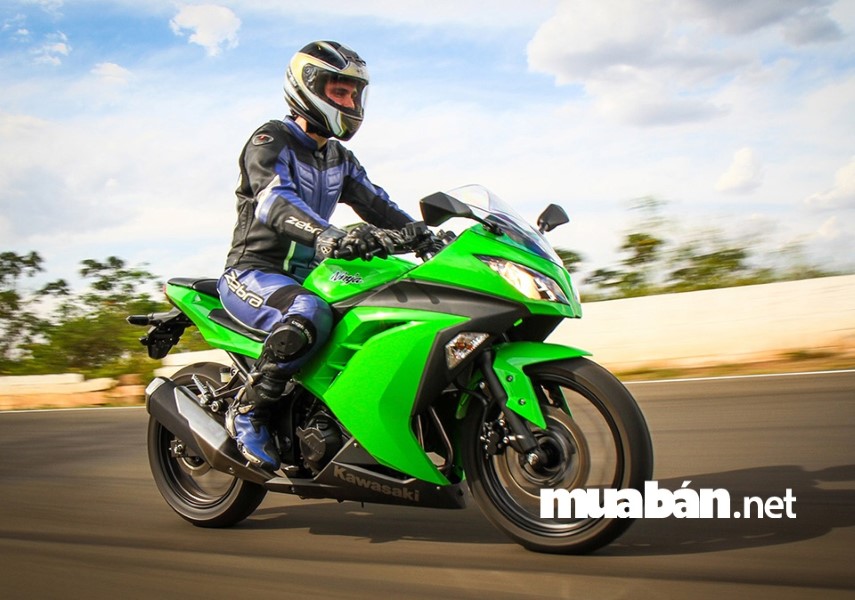 Động cơ Kawasaki Ninja 300 mạnh mẽ và tiết kiệm nhiên liệu