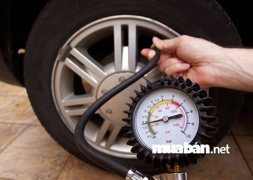 Hãy kiểm tra lốp thường xuyên, thay lốp đúng thời gian và bơm áp suất đúng như quy định của nhà sản xuất.