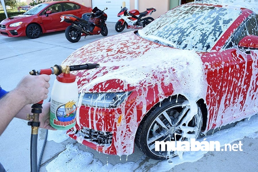 Nhờ áp dụng công nghệ tự động hoá khâu trong rửa xe, chuỗi rửa xe thông minh VietWash đã rút ngắn thời gian làm sạch chiếc xe của bạn.