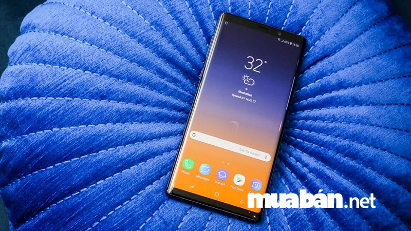 Samsung Galaxy Note 9 xuất hiện với màn hình vô cực và mặt sau bằng kính sang trọng.