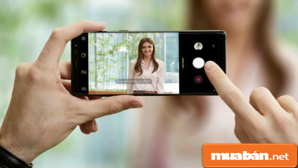 Camera kép của Note 9 giúp bạn lưu giữ hình ảnh sắc nét, sống động.