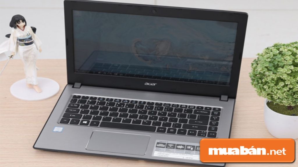 Màn hình Acer Aspire có kích thước 14 inch với độ phân giải HD.
