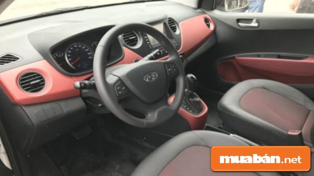 Nội thất của ô tô Huyndai Grand i10 được đánh giá khá thoải mái, màu sắc nổi bật, sang trọng. 