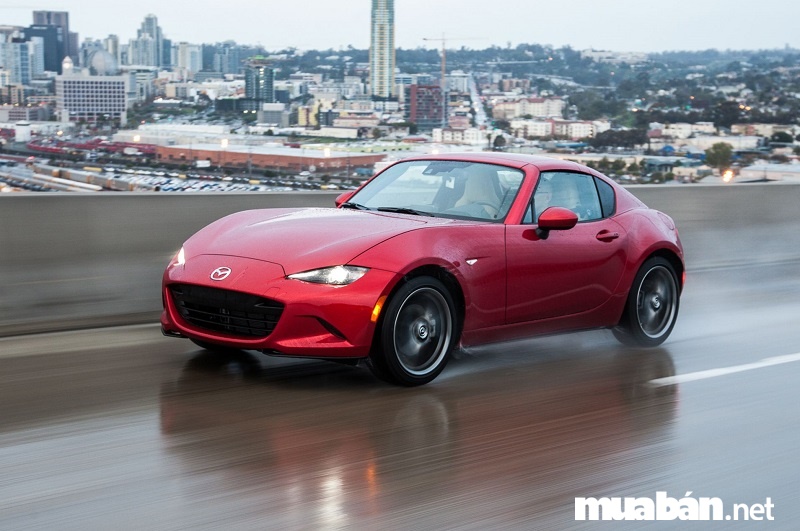 Mazda Miata - khiến mọi khách hàng gật gù khen ngợi bởi khả năng vận hành quá tốt.