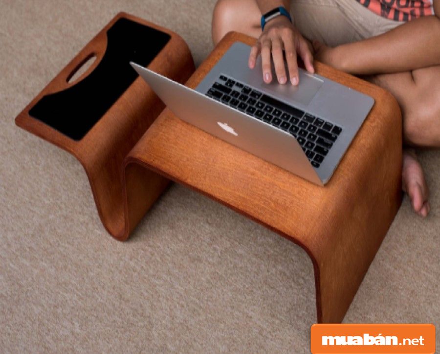 Bạn chọn bàn có kích thước thấp giúp tiết kiệm được nhiều hơn về không gian sử dụng.