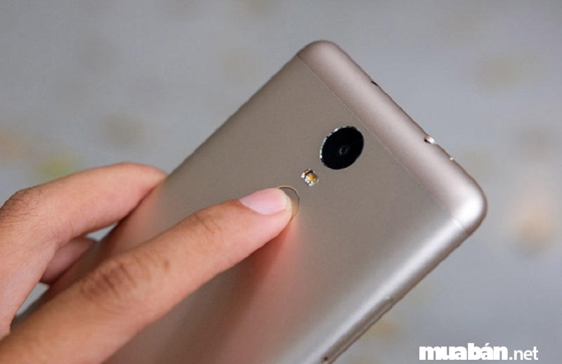 Redmi Note 3 Pro 16GB tích hợp cảm biến vân tay một chạm ở mặt lưng