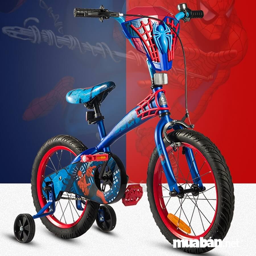 Đối với các bé trai năng động, có thể chọn xe đạp trẻ em 3 bánh màu xanh lá, xanh dương, đỏ…