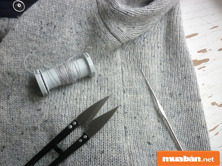 Bạn có thể nhận cắt những sợi chỉ thừa trên sản phẩm may mặc tại nhà.