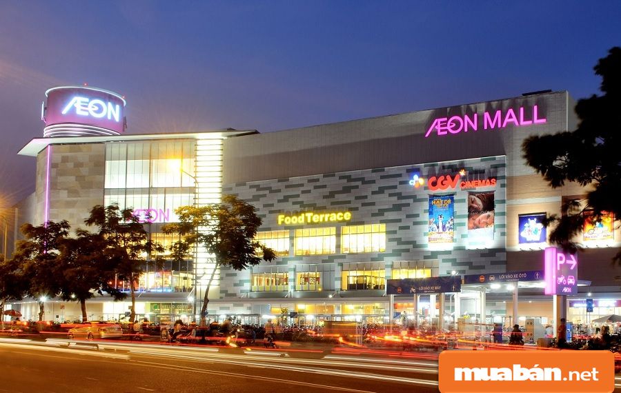 Đặc biệt nhất, Aeon Mall là chuỗi siêu thị bán lẻ đầu tiên được hình thành tại quận này.