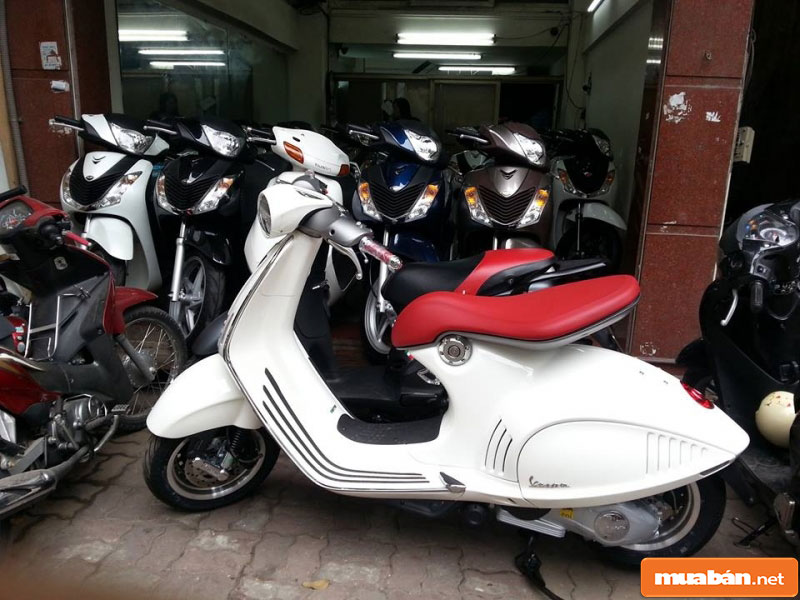 CSGT Đà Nẵng tặng xe máy cho người dân về quê  VnExpress