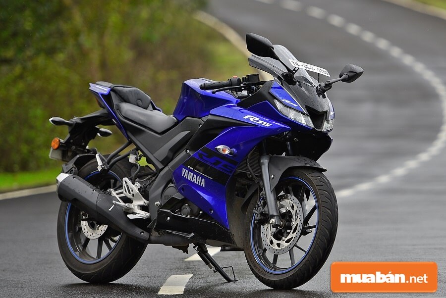 R15 là mẫu xe sportbike ở hạng 155cc của Yamaha. 
