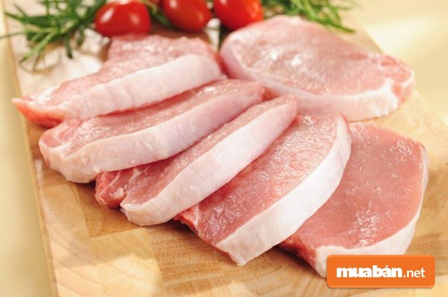 Không chỉ dễ ăn dễ nấu, thịt lợn nạc còn chứa rất nhiều loại vitamin và khoáng chất thiết yếu cực kì tốt cho sức khỏe của con người.