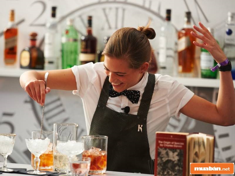 Không có gì tuyệt vời hơn là được làm công việc Bartender đúng với đam mê