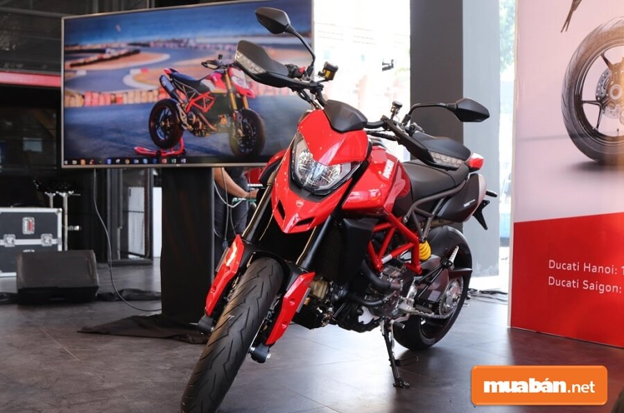 Ducati Hypermotard 950 2019 có giá bán 460 triệu đồng tại thị trường Việt Nam. 