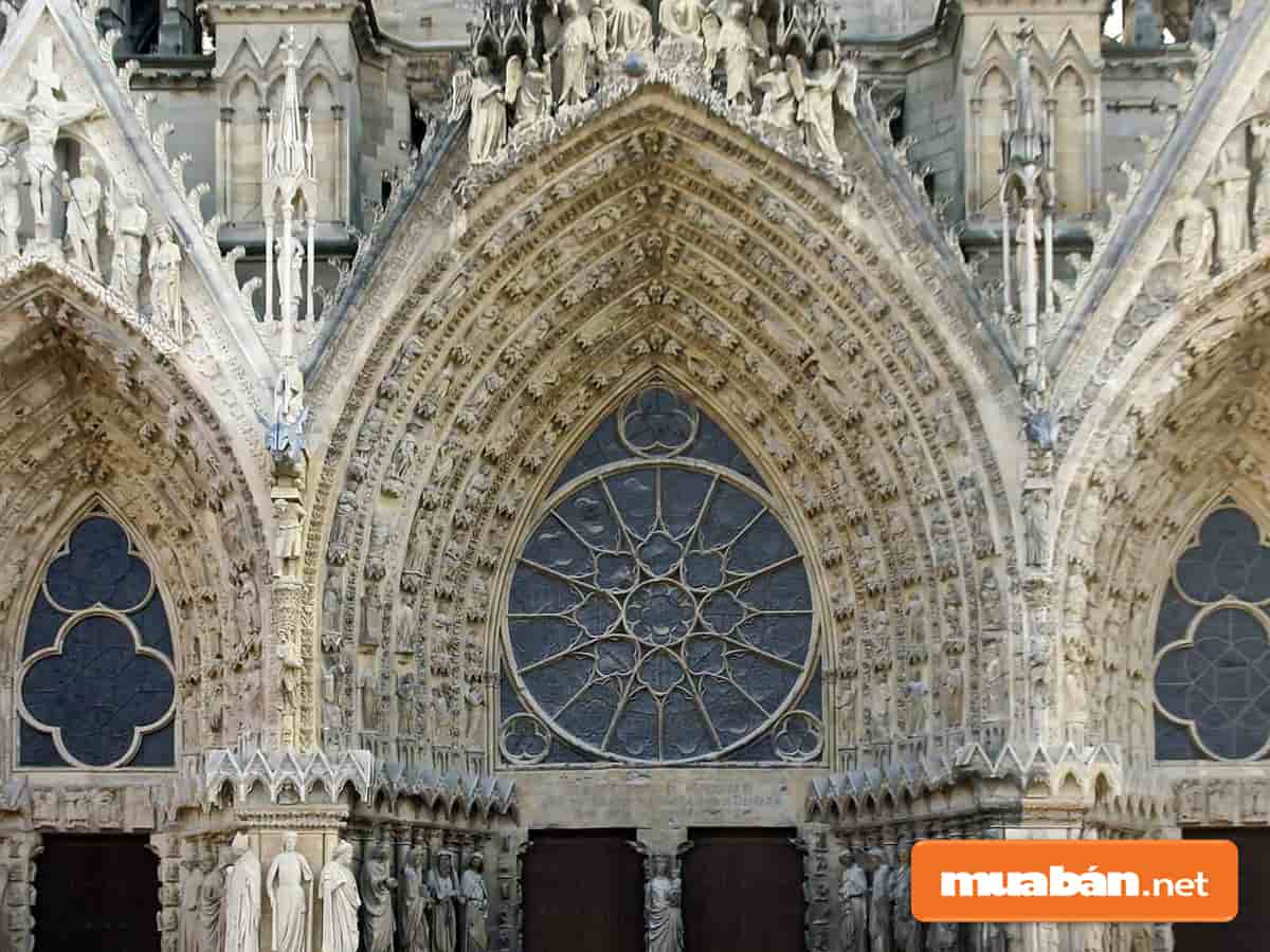 Đặc trưng nổi bật của kiến trúc Gothic