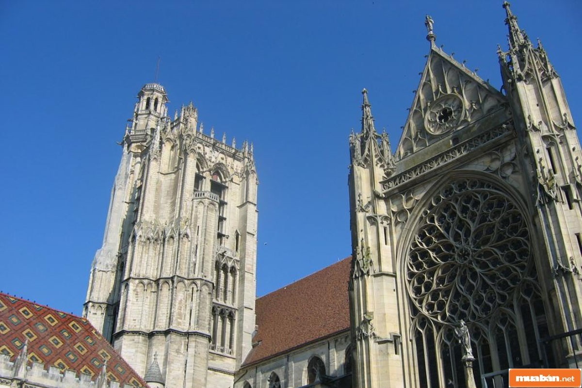 Kiến trúc Gothic vốn được đánh giá khác cao về tính nghệ thuật